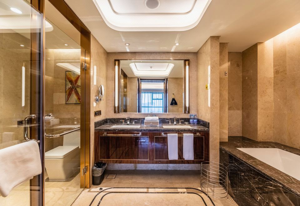 Royale Tower Hotel ChenzhouDeluxe Suite