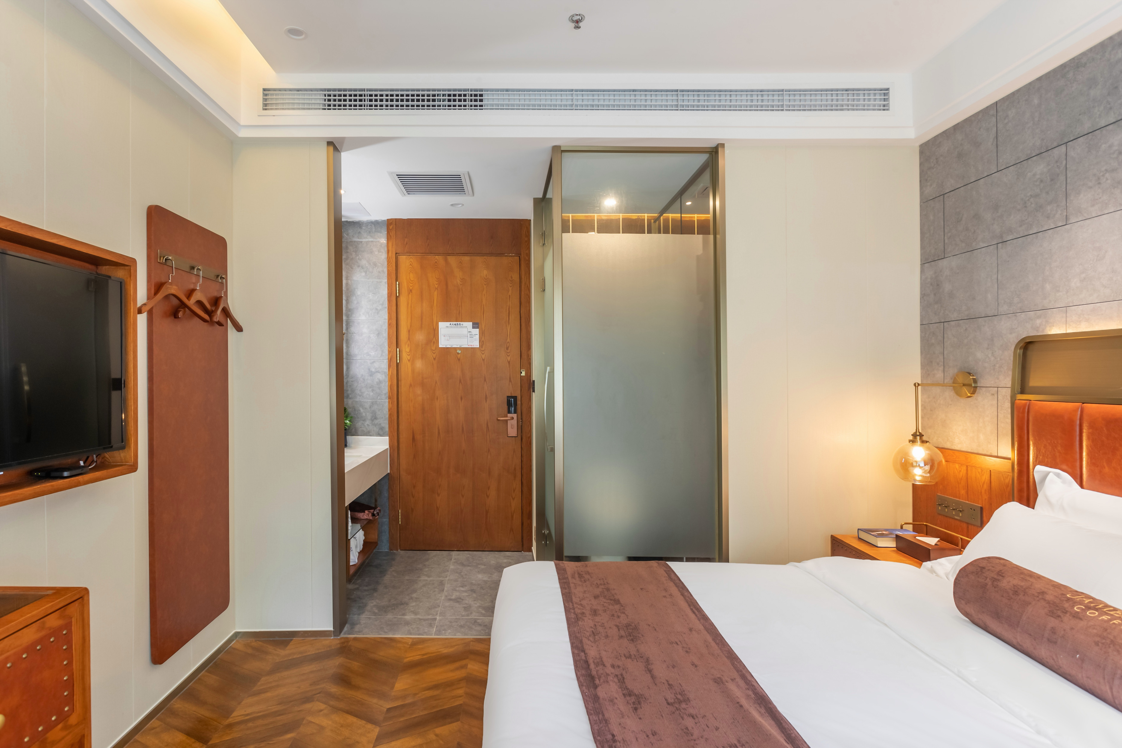 醇享大床房（阳面大窗+手机投屏）