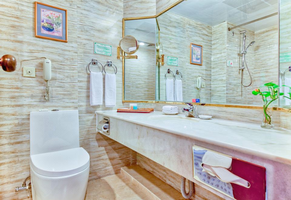 Xiamen Huaqiao HotelDeluxe Room (2 Beds)