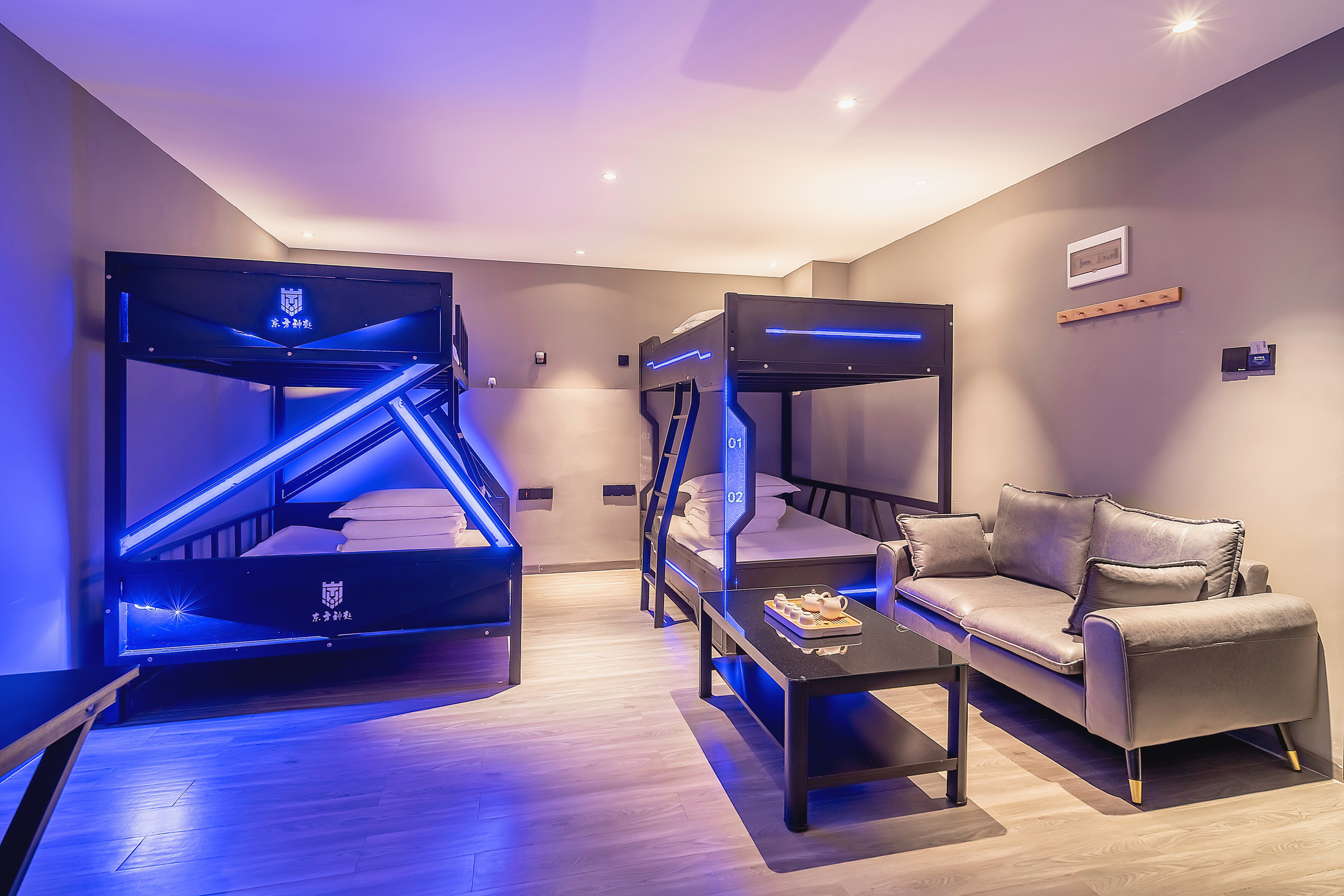 开黑五人间-[5台电脑+RTX3060显卡+i5-10700F处理器+16G内存+2K曲面屏+机械键鼠]+桌子