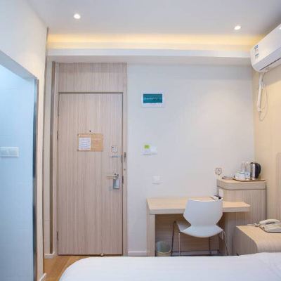 大床房（無窗） 海友良品酒店（上海外灘中心店）優惠