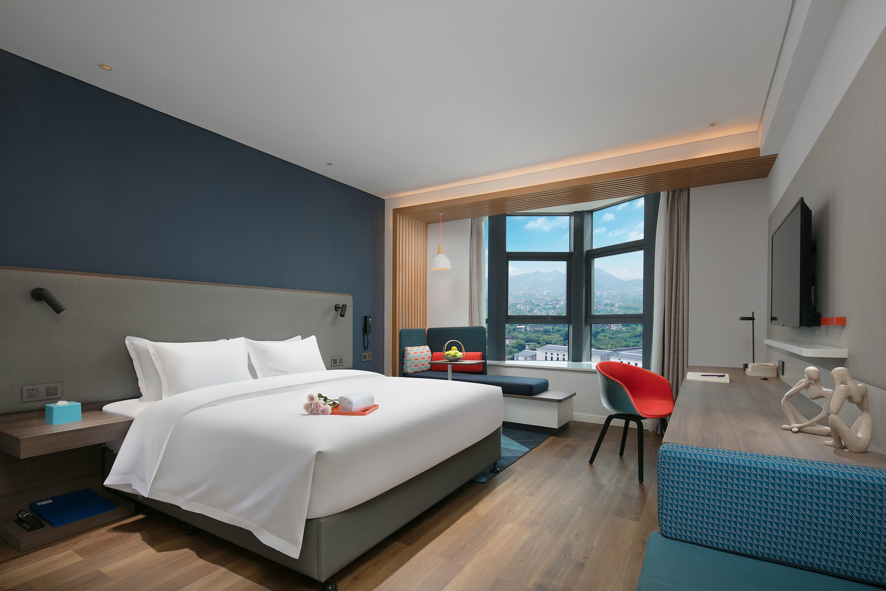 智选高级大床房（舒达床垫+办公桌椅+全身镜）