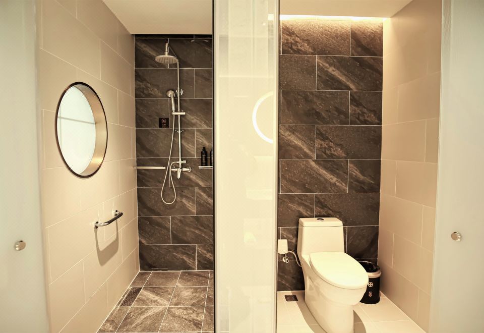 榻榻米大床房（加熱毛巾桿+小冰箱+智能鏡）