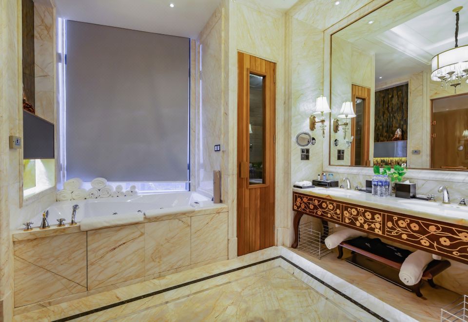 總統套房（跑步機、智能馬桶、獨立客廳、衣帽間）