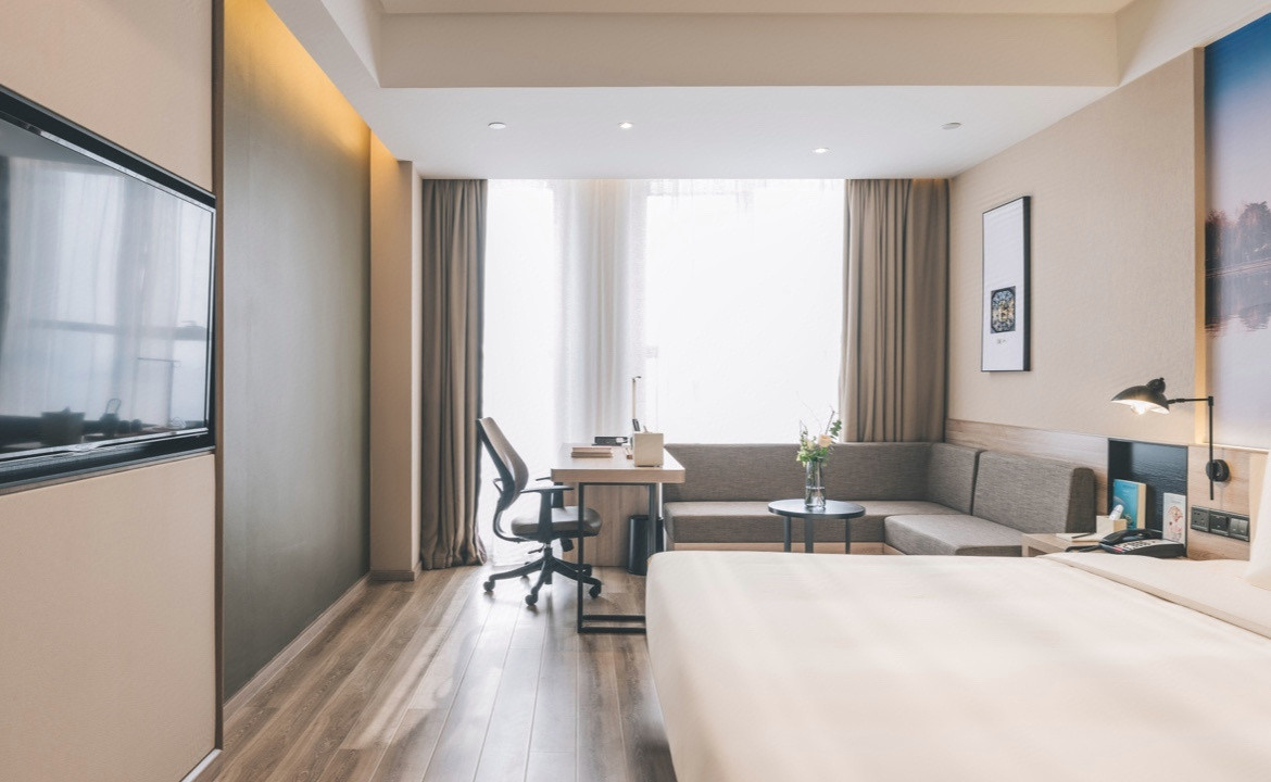 高级大床房（电视投屏）