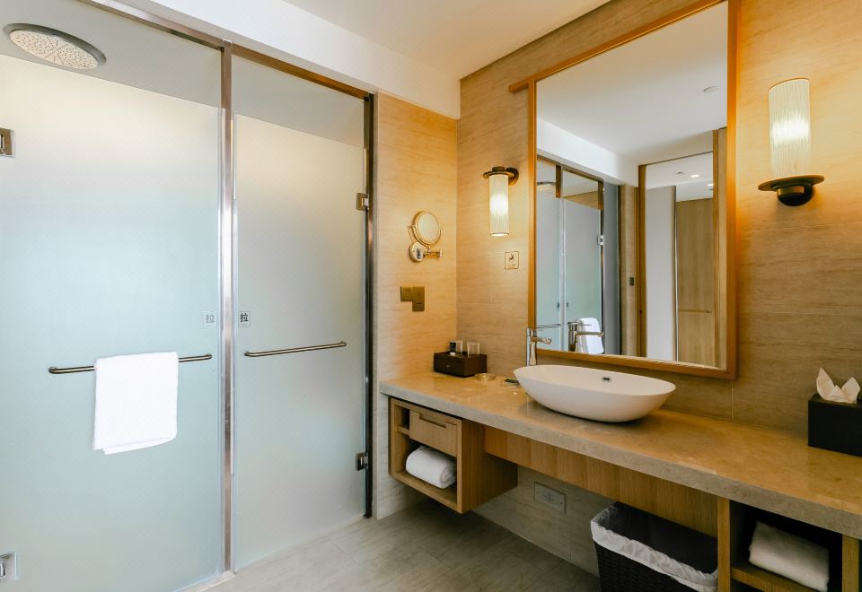 豪华大床房（金可儿床垫+独立阳台+书桌+小童乐园）