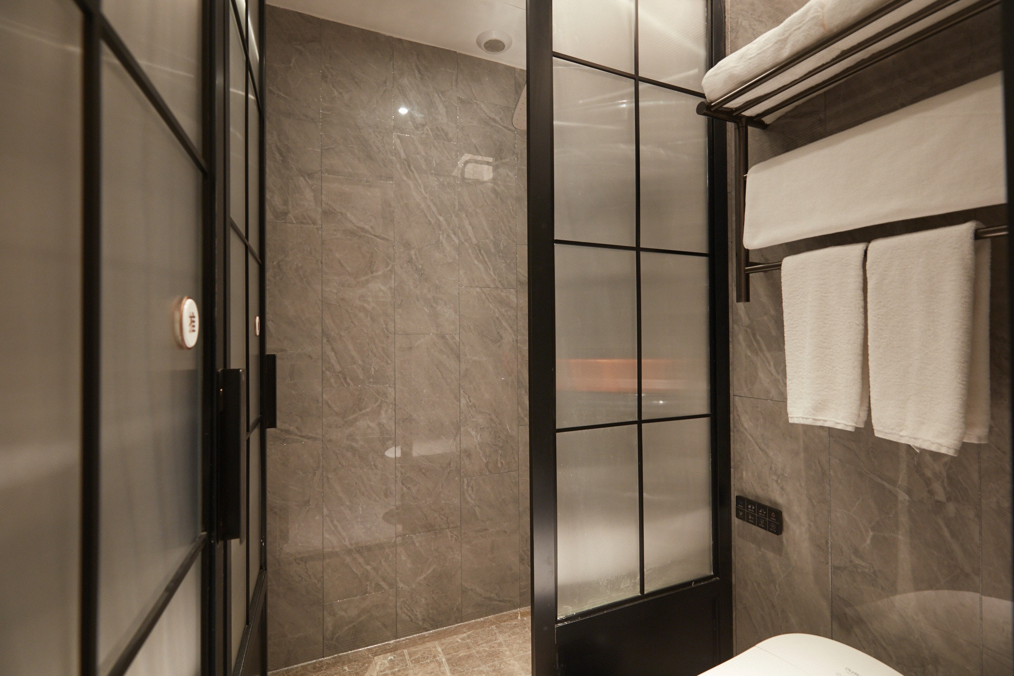 大床房（无窗）