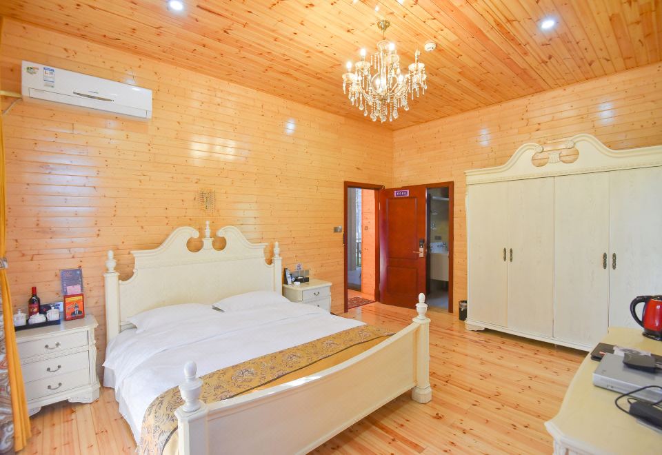 Qingsongling Double Bed Room
