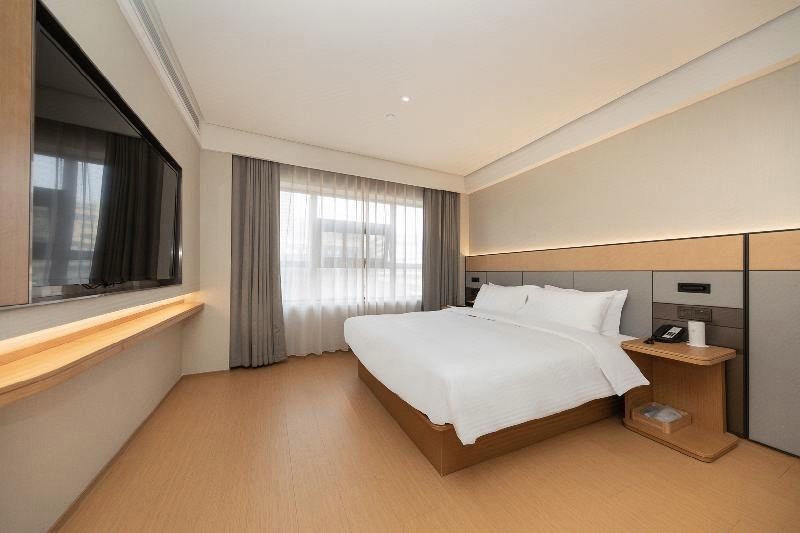 商务大床房（全屋智能-M3记忆枕-小冰箱-暖气开放）