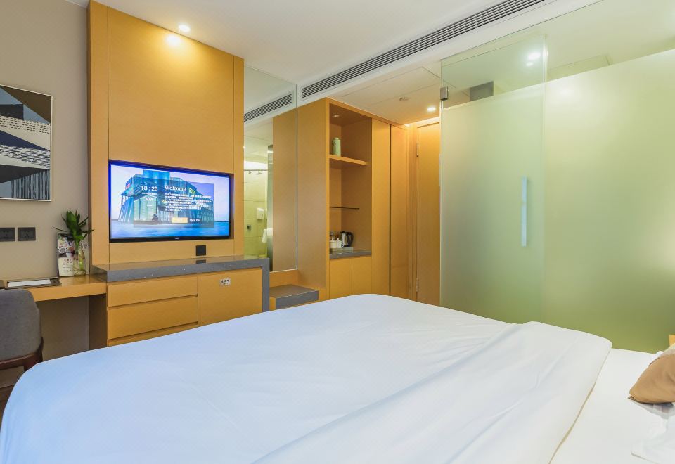 Kingkylin Club HotelBusiness Queen Room