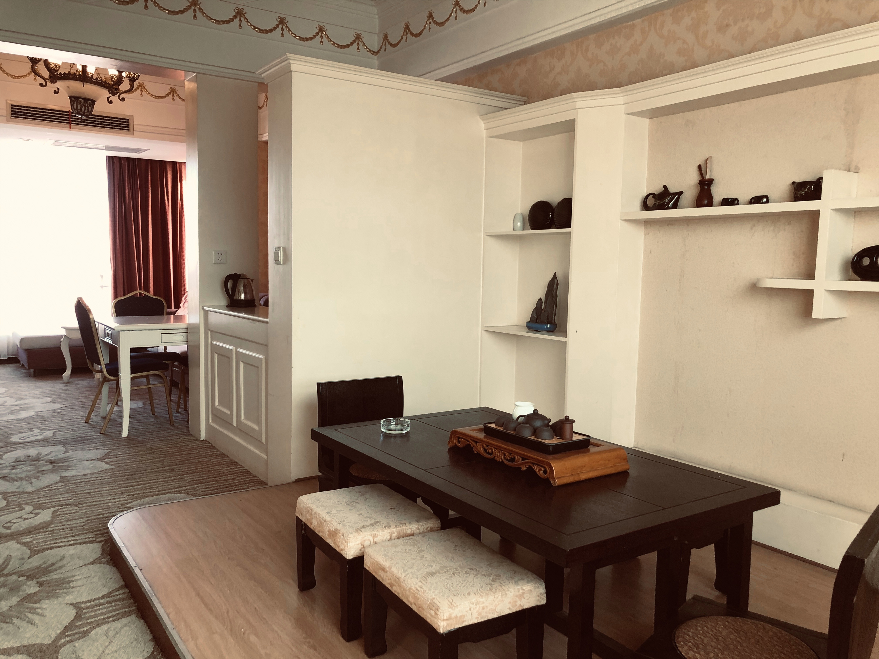 【天鹅·御尊豪华套房】