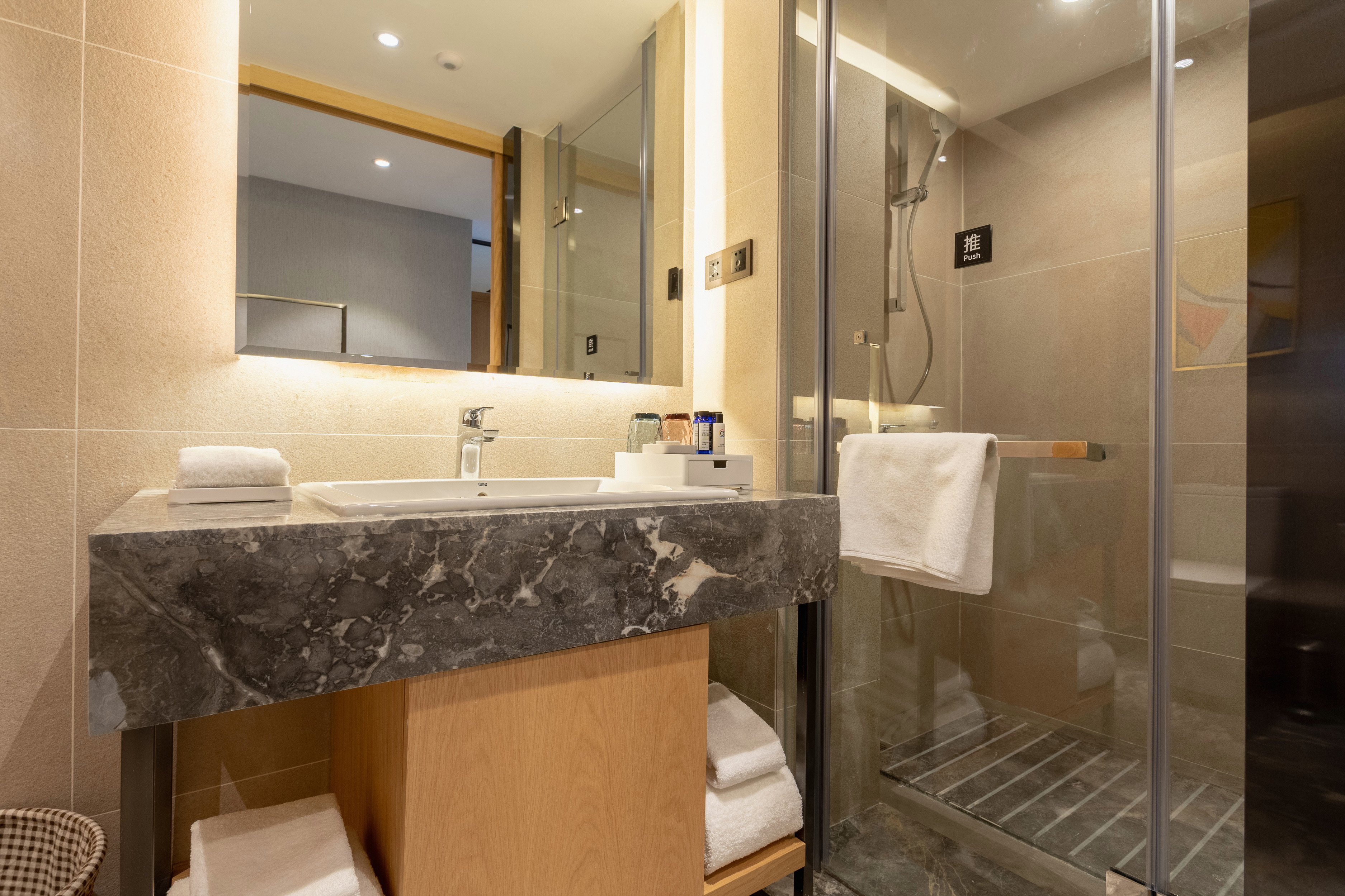 安可豪华大床房|森林氧吧+零压床垫