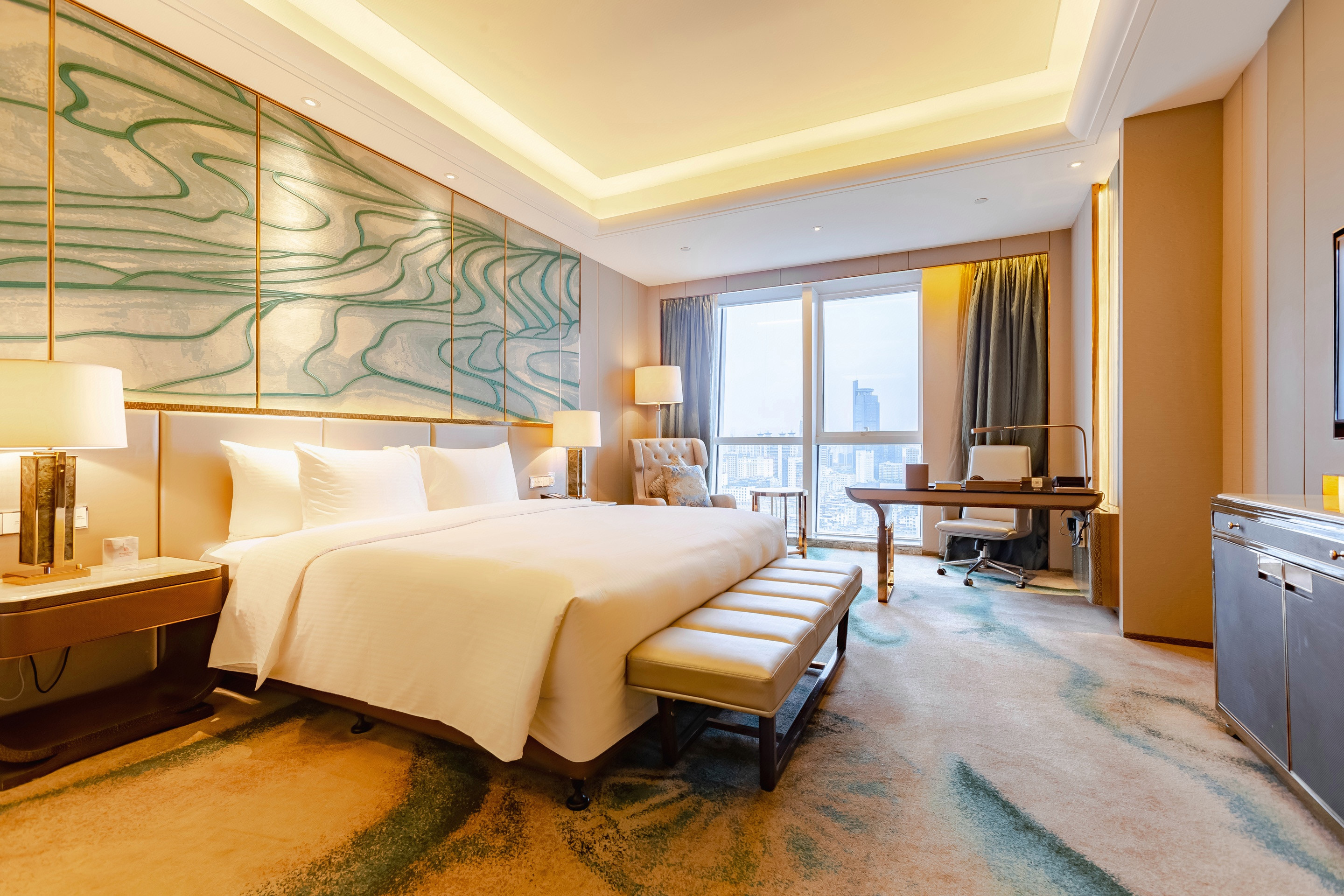 豪华大床房（繁华商业街景）