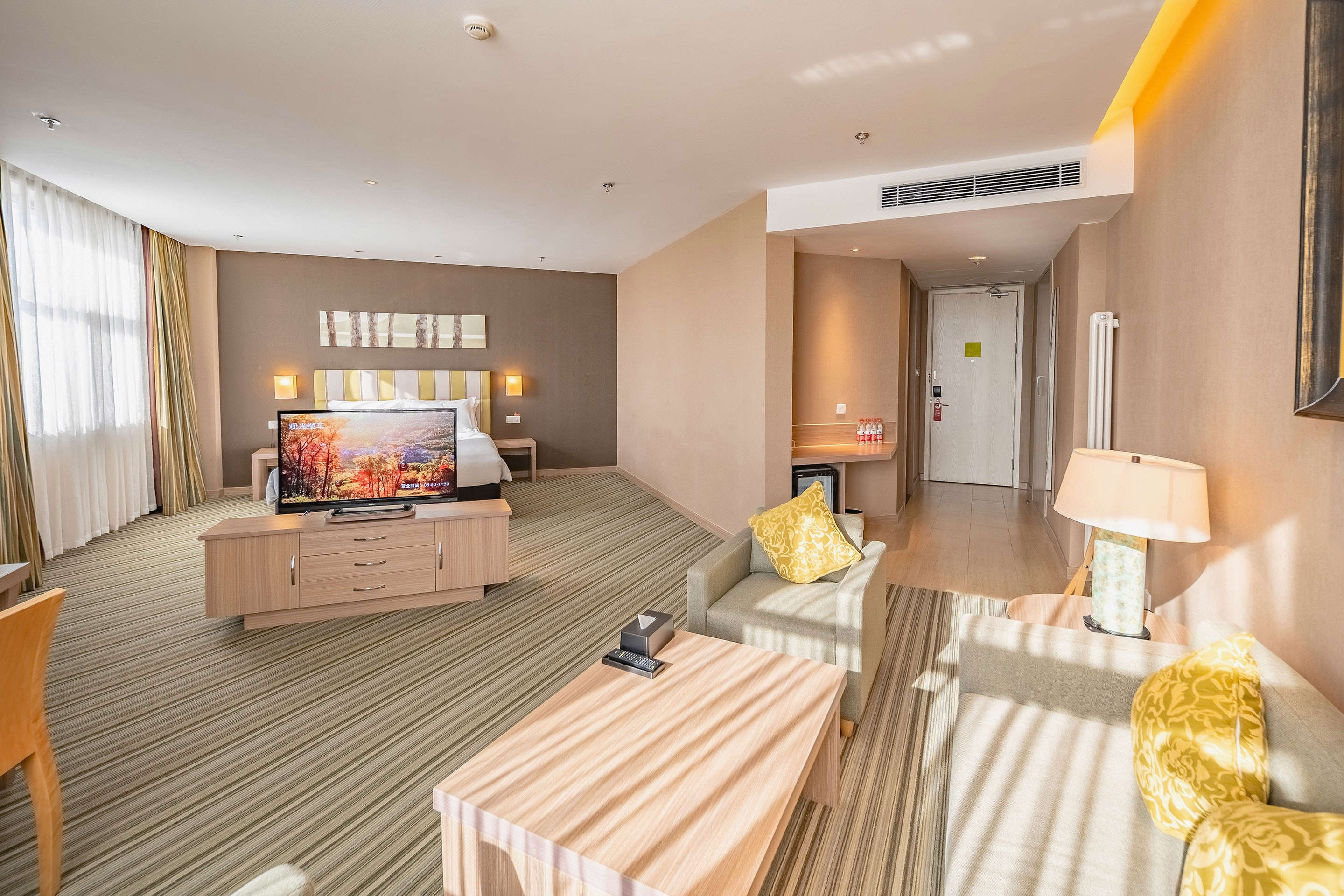 Wanda Hotel Changbai Mountain高级豪华大床房