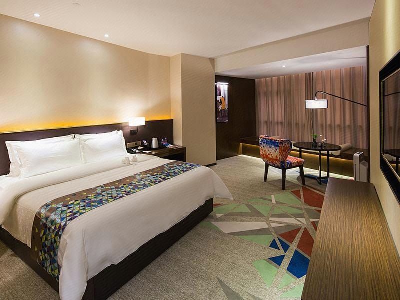 品質景觀大床房（180°正湖景+小冰箱+電動窗簾）