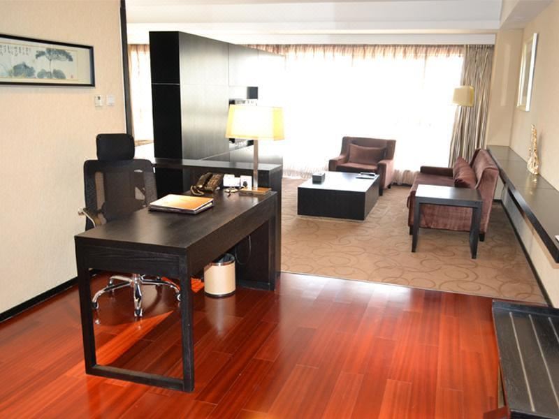 Donghuang Kaili Hotel BeijingChinese-Style Suite
