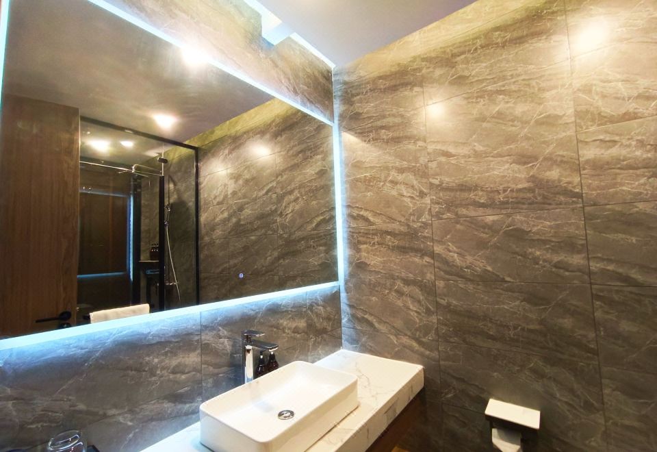 萬澳大床房-金可兒床墊.影視會員.