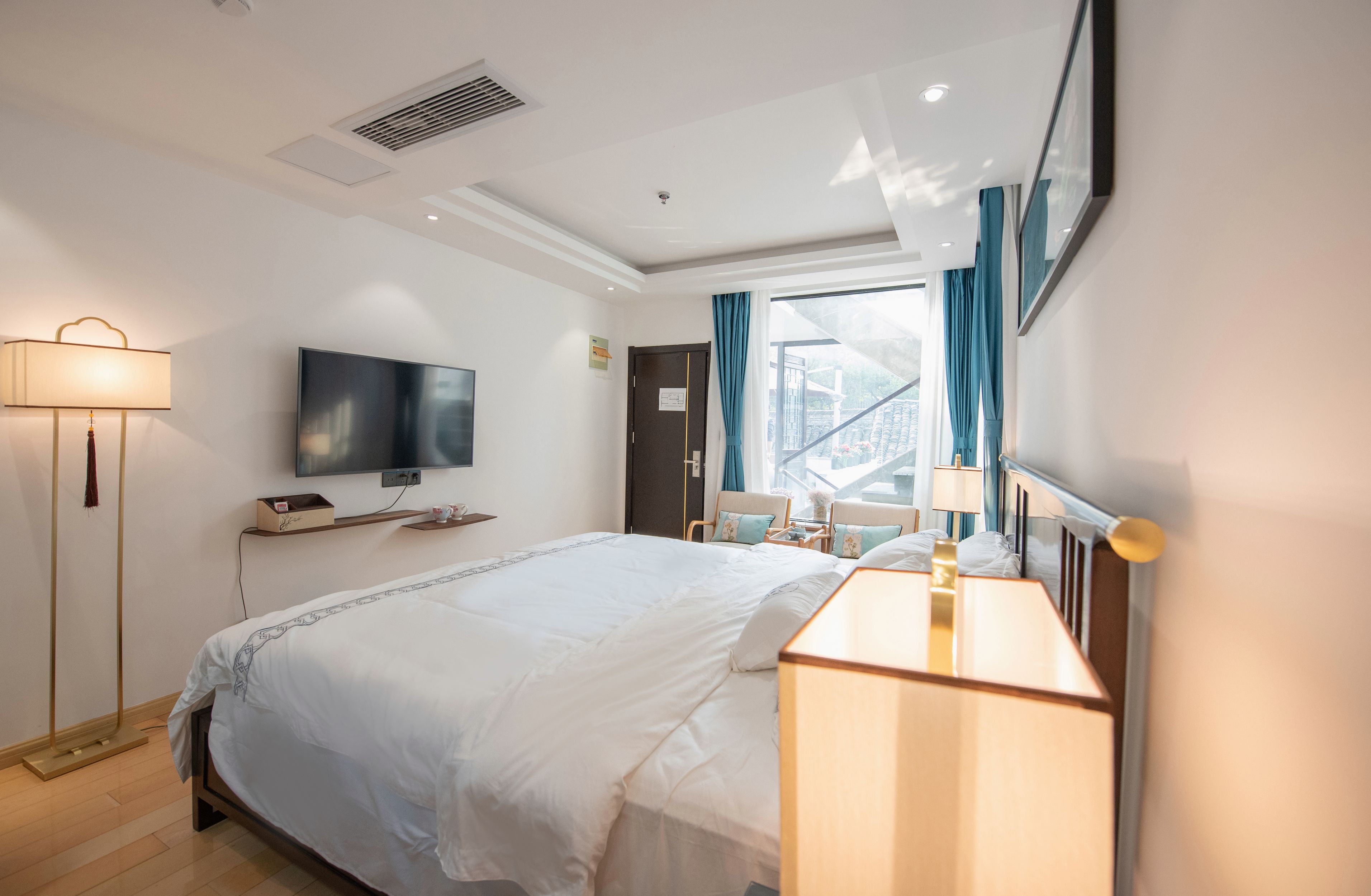 悠逸豪华露台特大床房