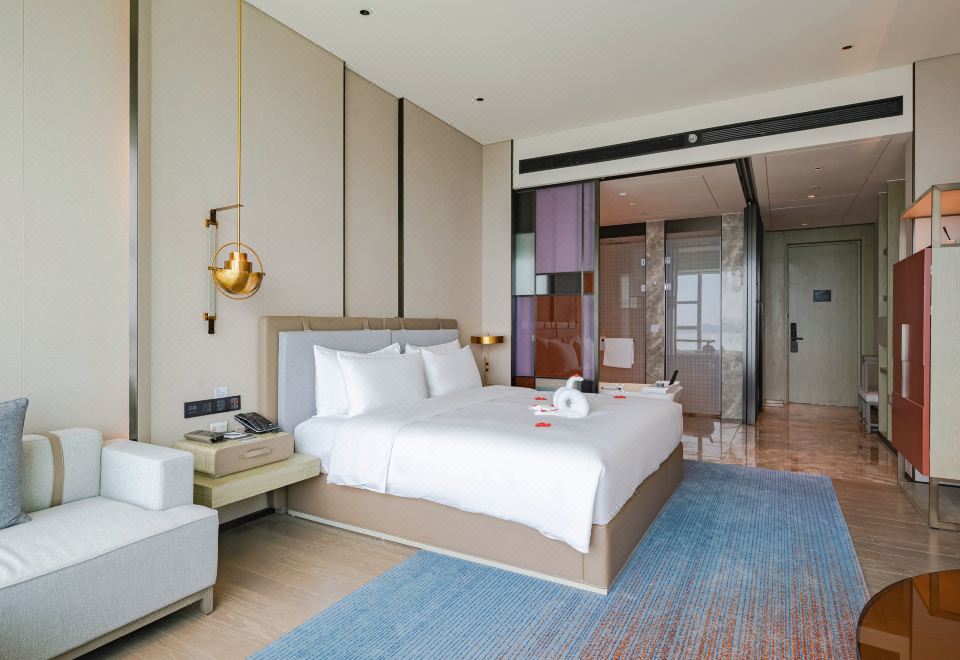 行政海景大床房（180度全落地窗看海景日出）