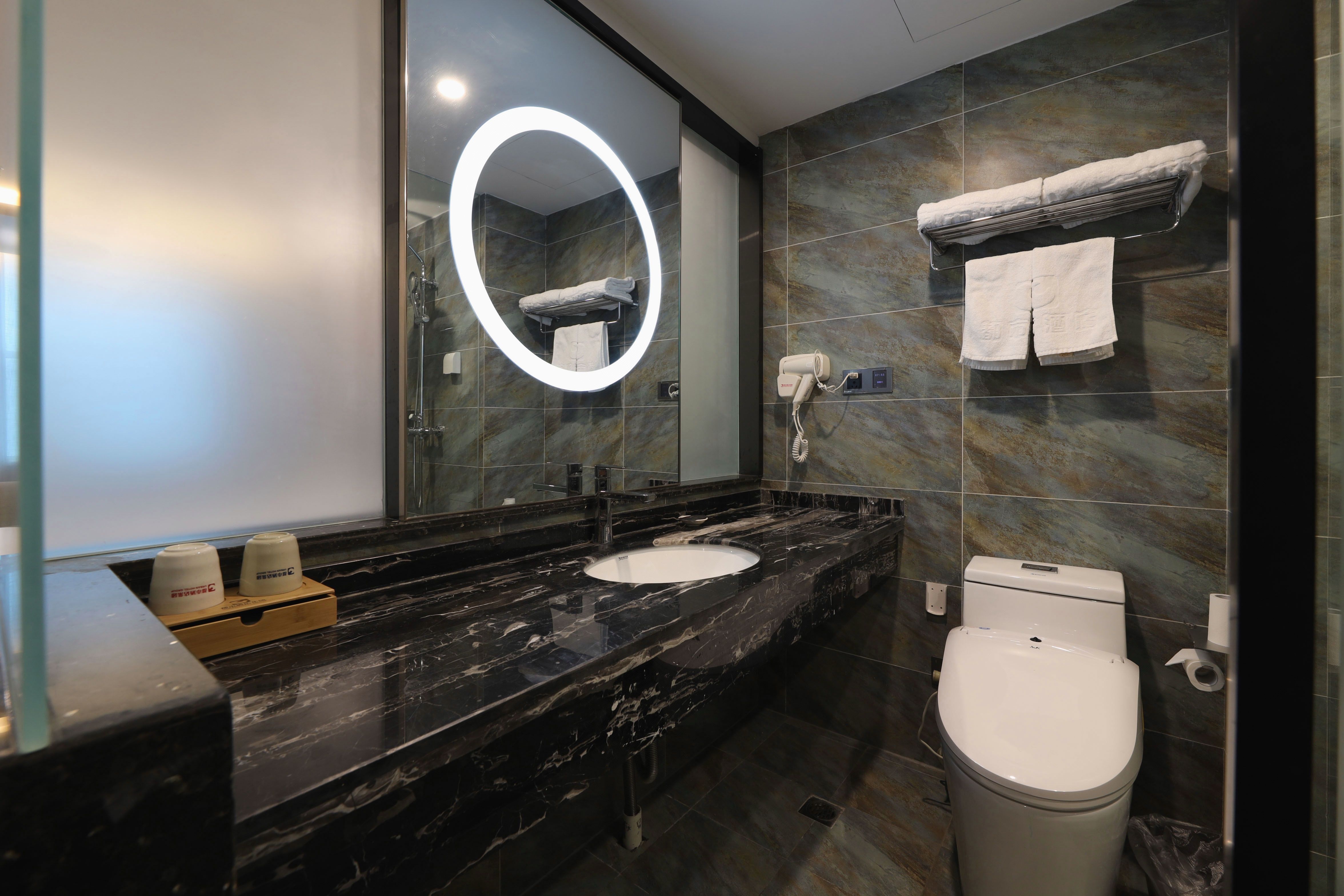 花园尊享大床房