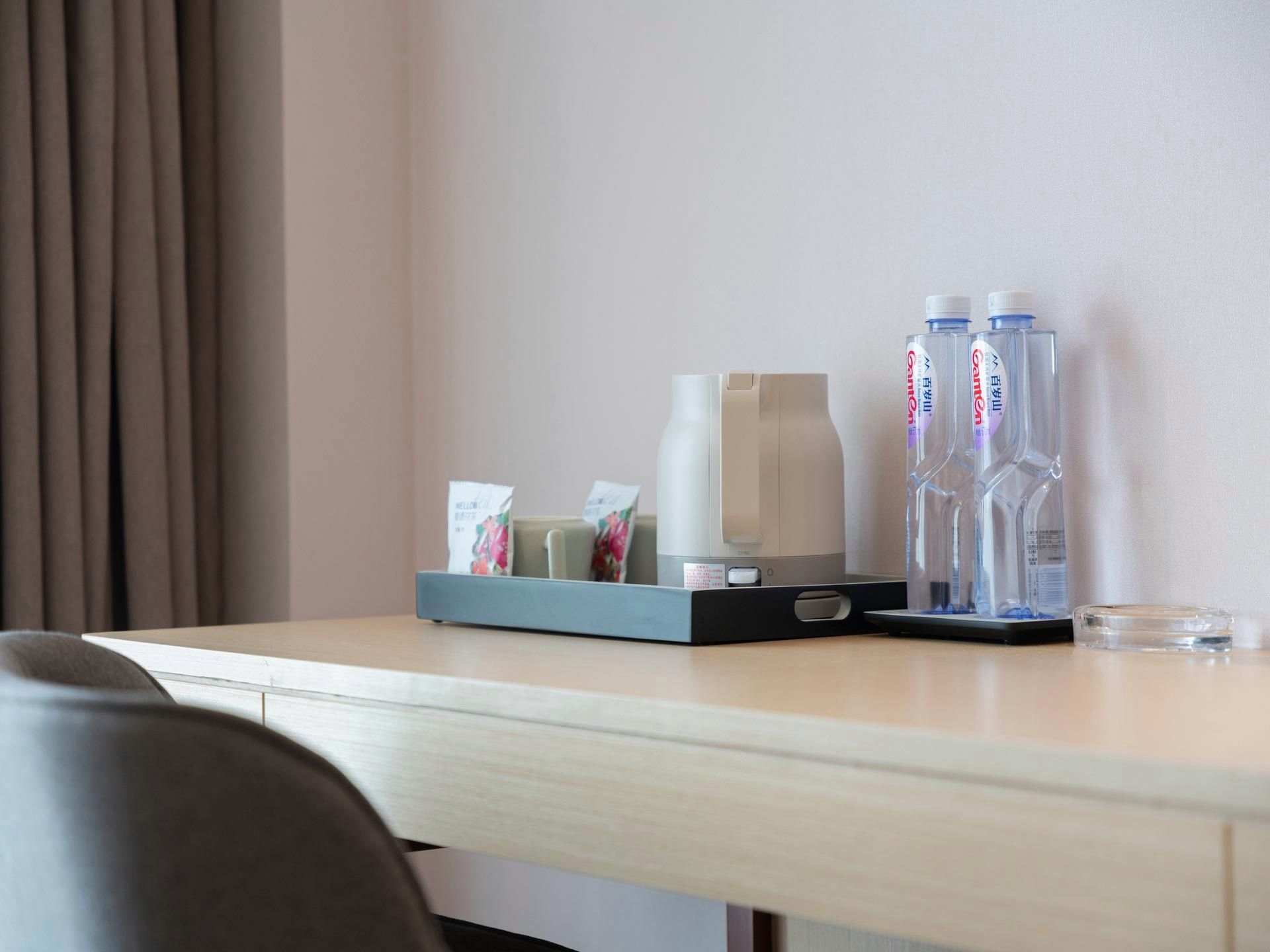 雅致大床房（无窗-小冰箱）