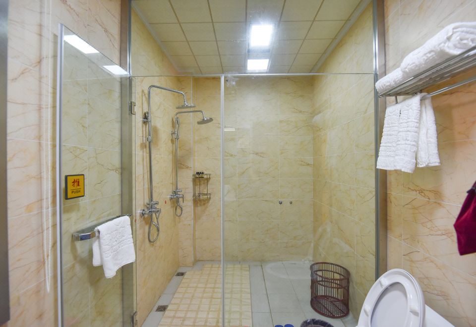 Qingsongling Double Bed Room