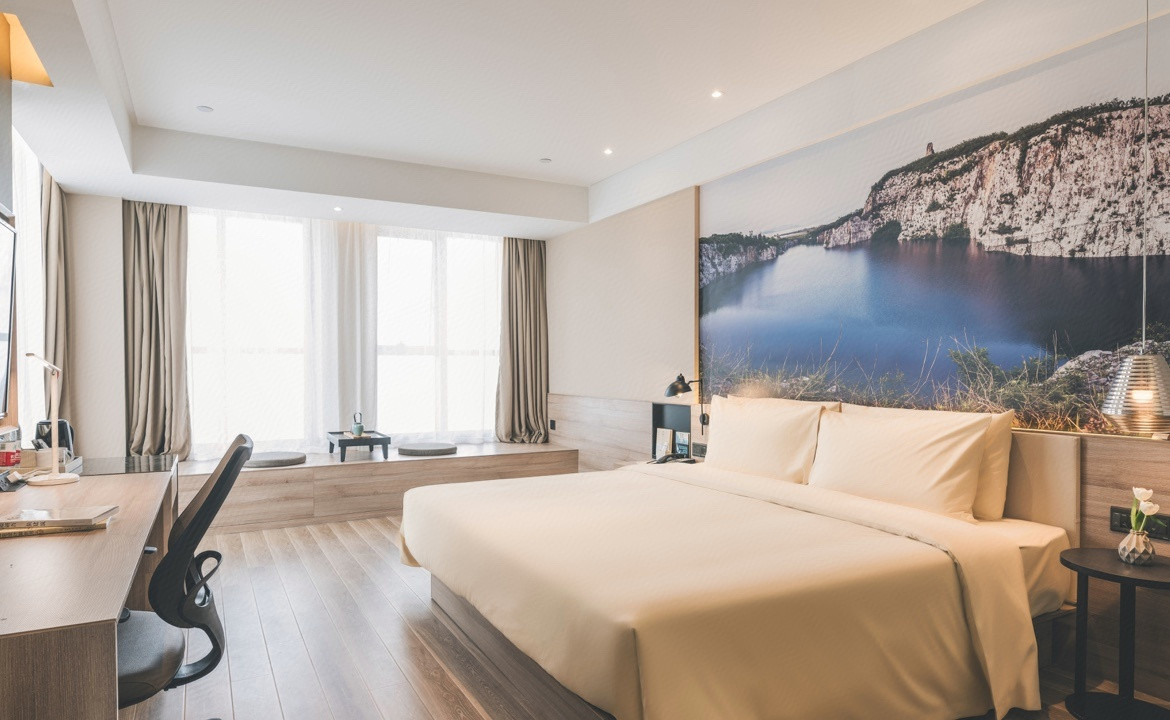 几木大床房（小冰箱+智能马桶+浴袍）