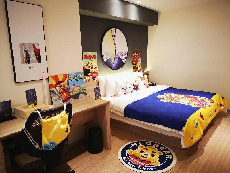 Atour Light (Harbin Central Street)Supreme Double Bed Room With Mobile Screen Casting