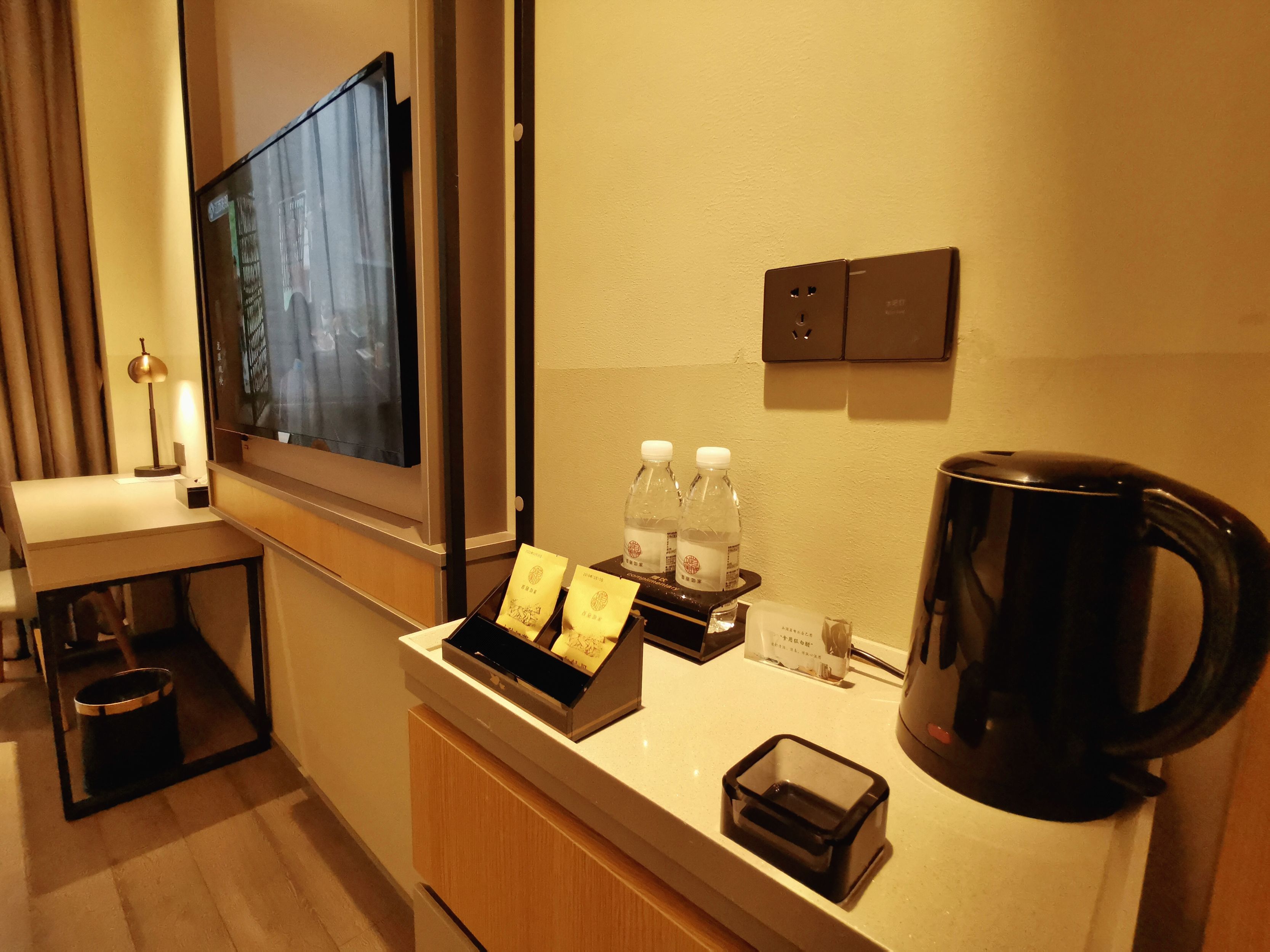 商旅商务大床房