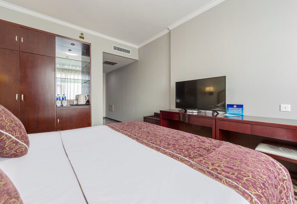 Zhonggong PlazaDeluxe Queen Room