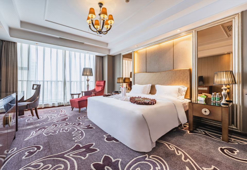 Titan Central Park Hotel Deluxe Suite