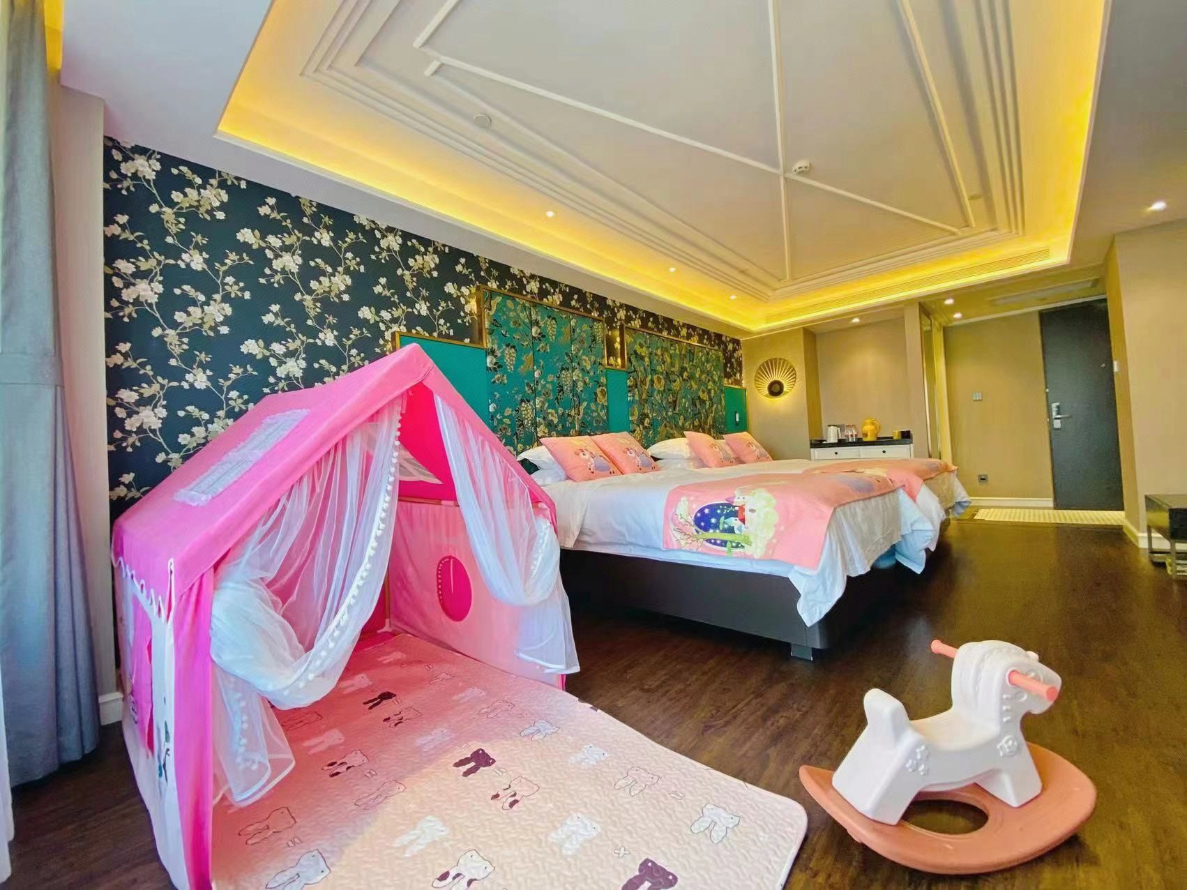 温馨家庭房（清凉小冰箱+空气净化器+零压舒眠床垫）