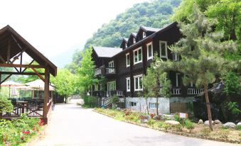 Fengqing Shanshui Holiday Hotel