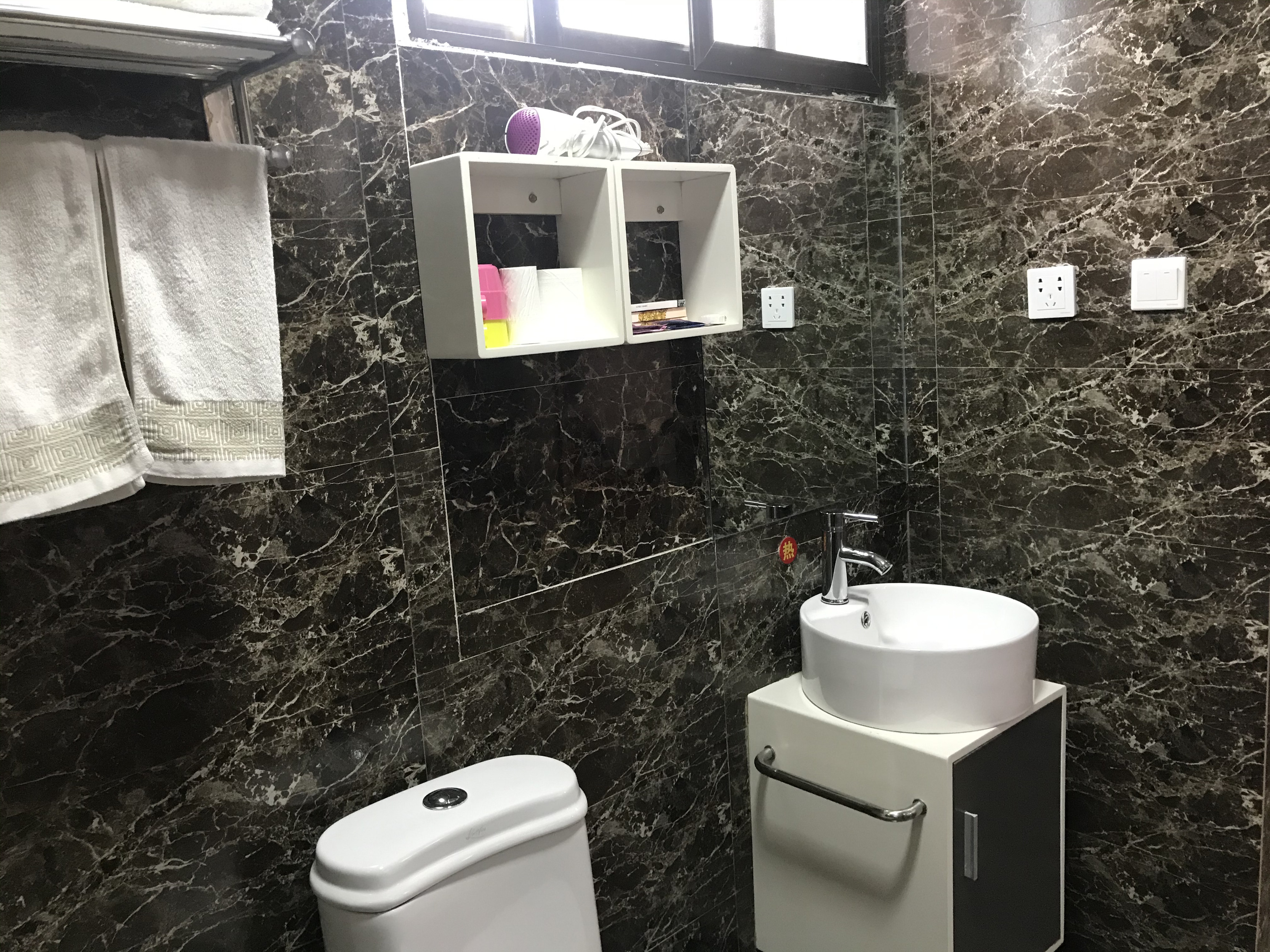 舒適大床房（202）