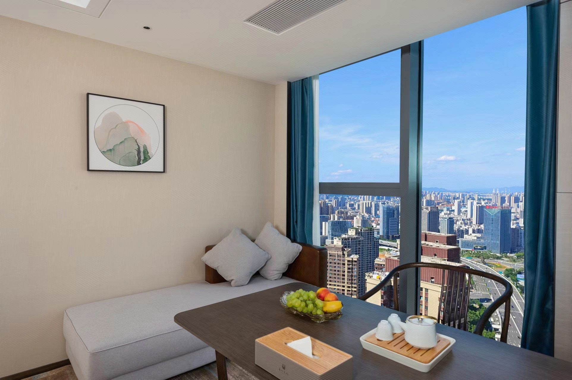 云端.城景行政大床房（智能客控+办公友好+落地窗）