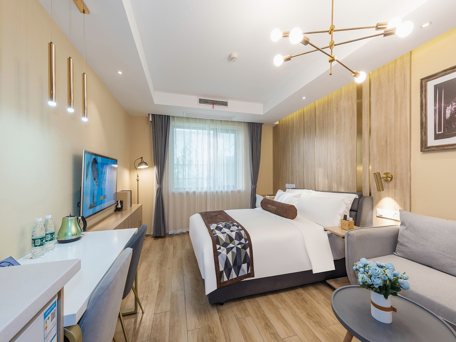 醇享大床房（阳光房+冰箱+洗衣机+coffee）