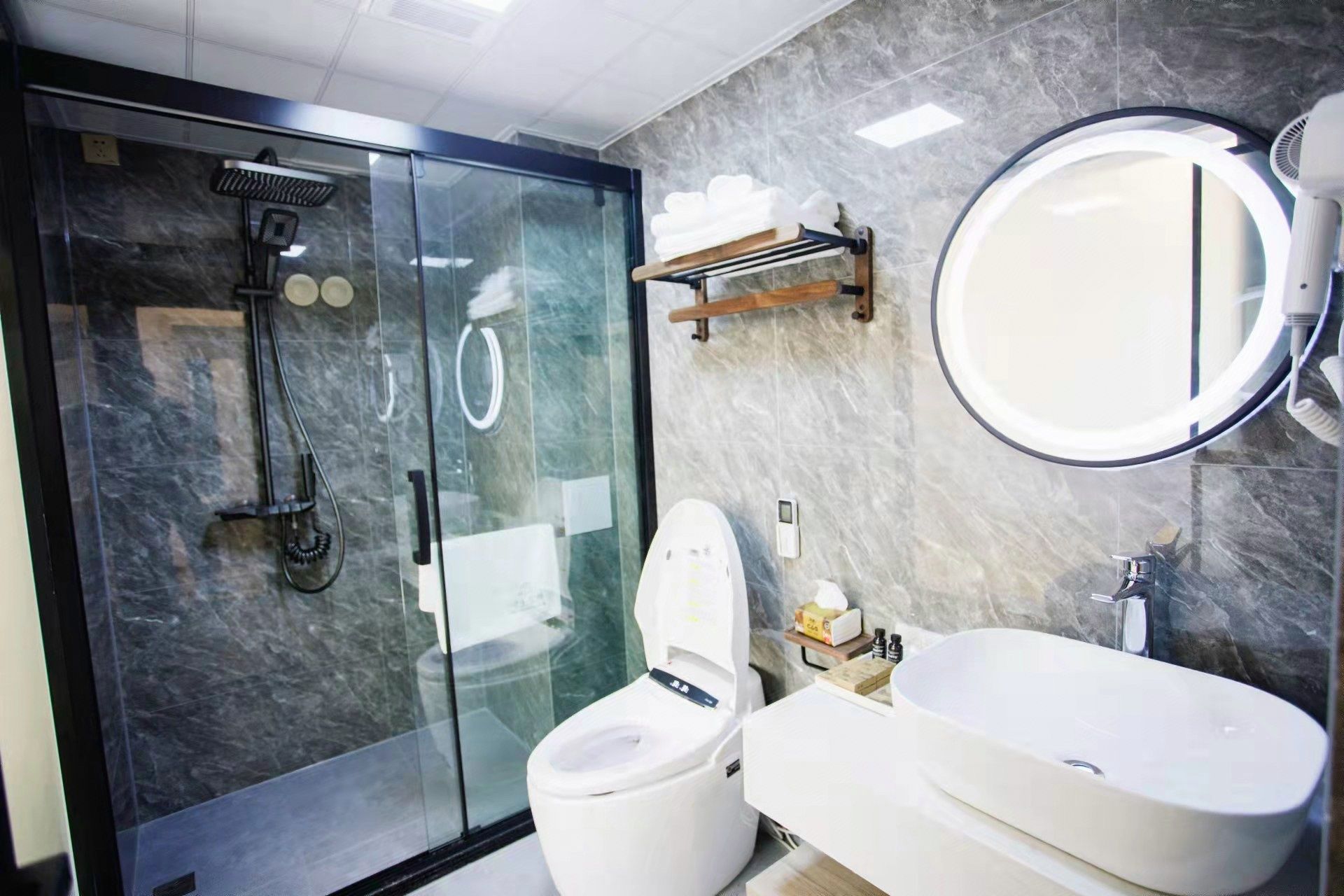 简约阳光大床房