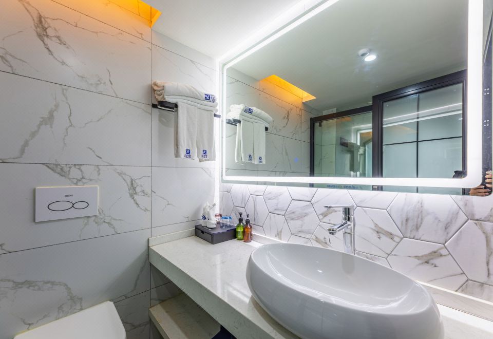 自由海·loft雙大床棋牌套房【洗衣機+小廚房+冰箱】