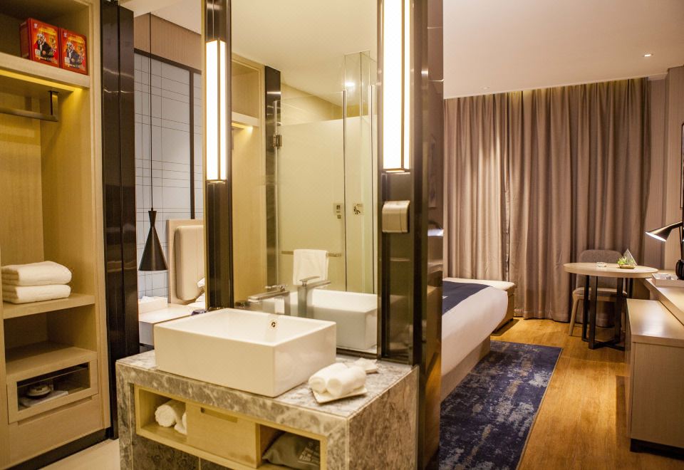 标准大床房[采光通透+贵妃沙发+安眠无忧+雅奢空间]