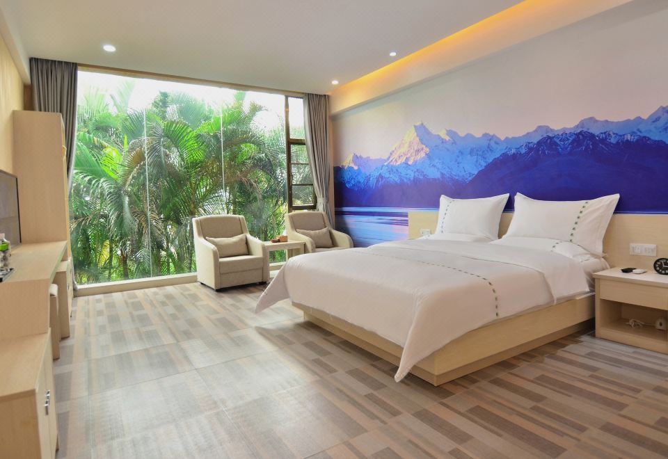 泉栈H号楼4房1厅（副楼区）