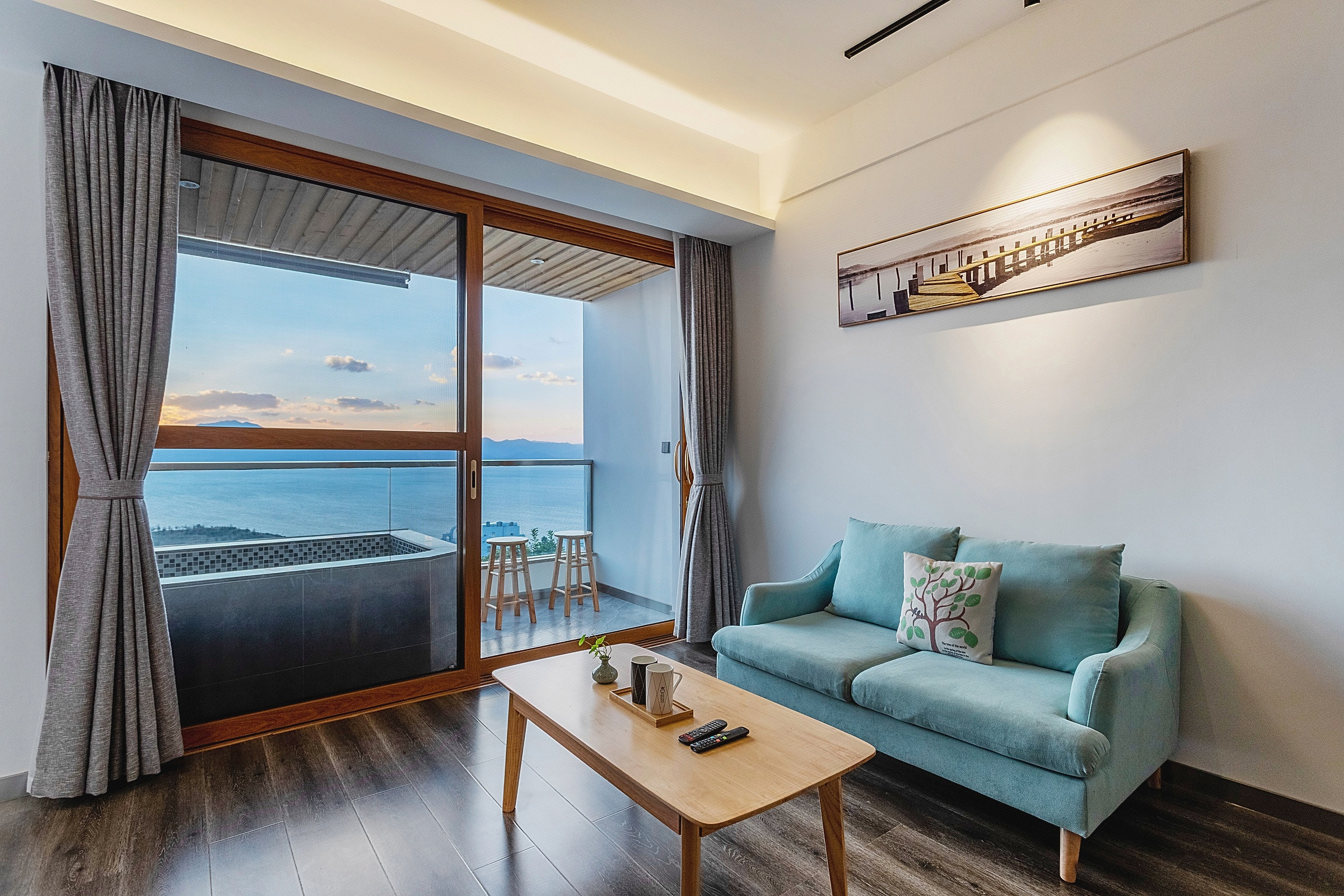 若见·全湖景露台泡池家庭套房