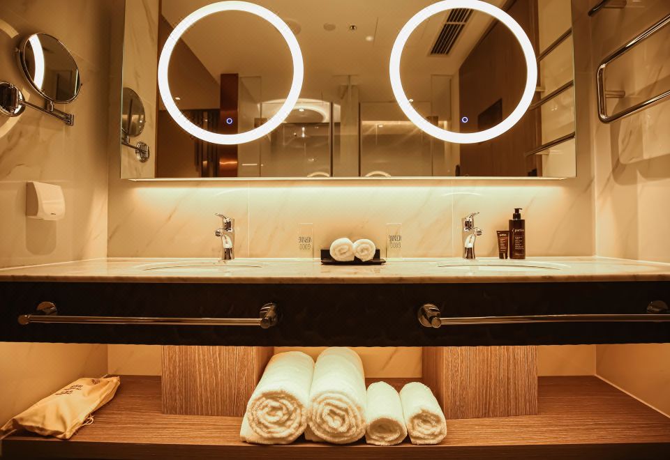 雅致双床房（加热毛巾杆+小冰箱+智能镜）