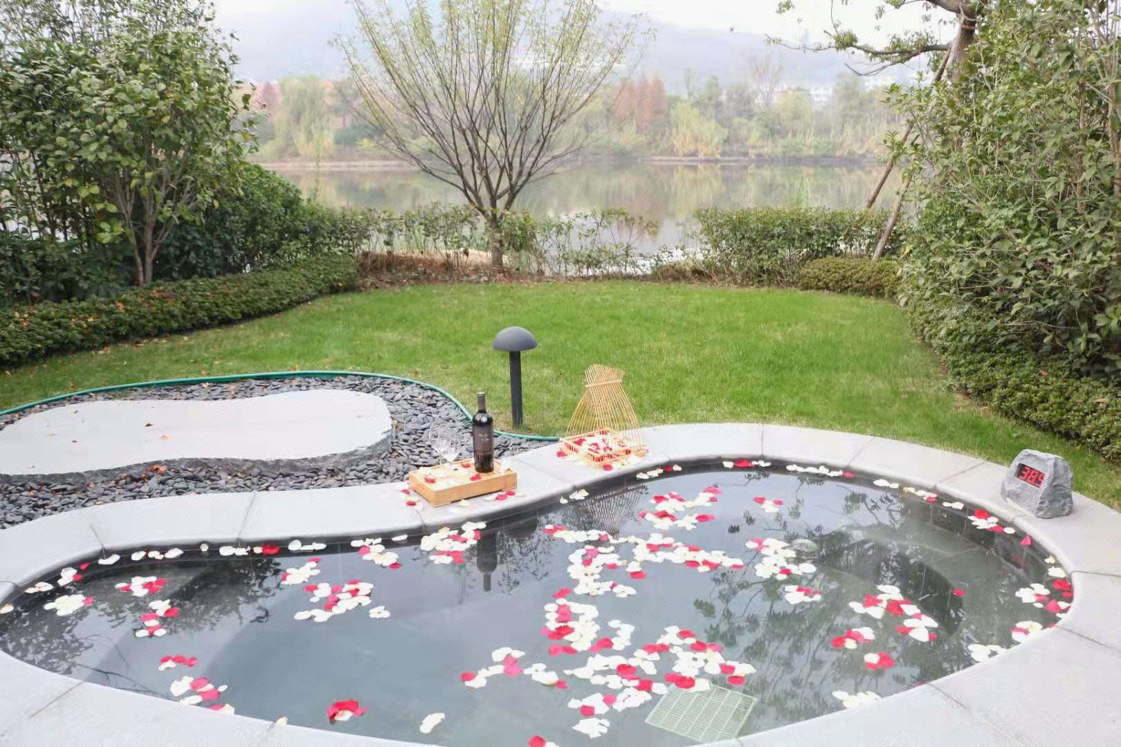 庭院私汤大床房