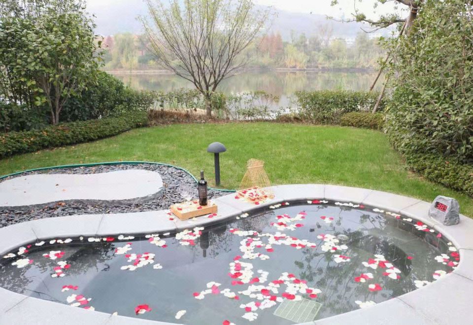 庭院私汤大床房