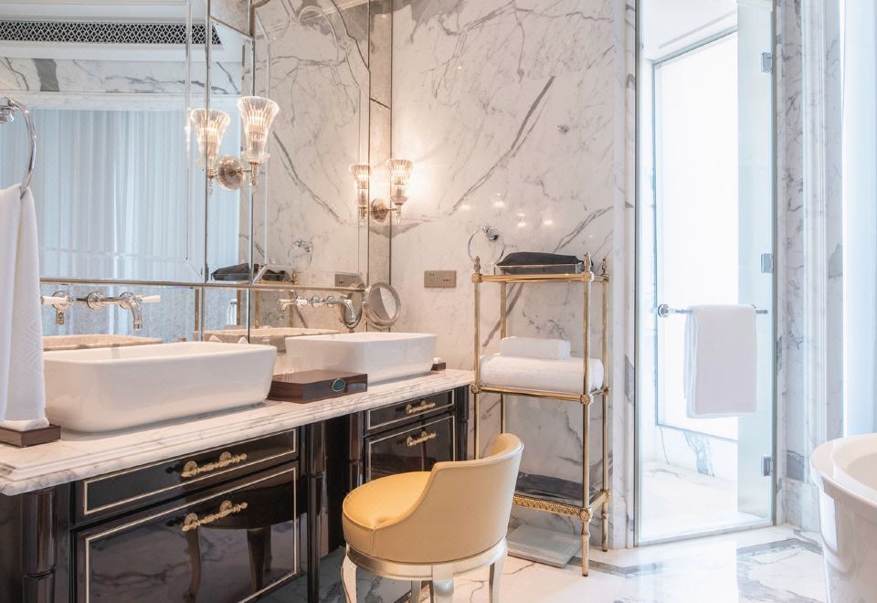 十字門江景大床房