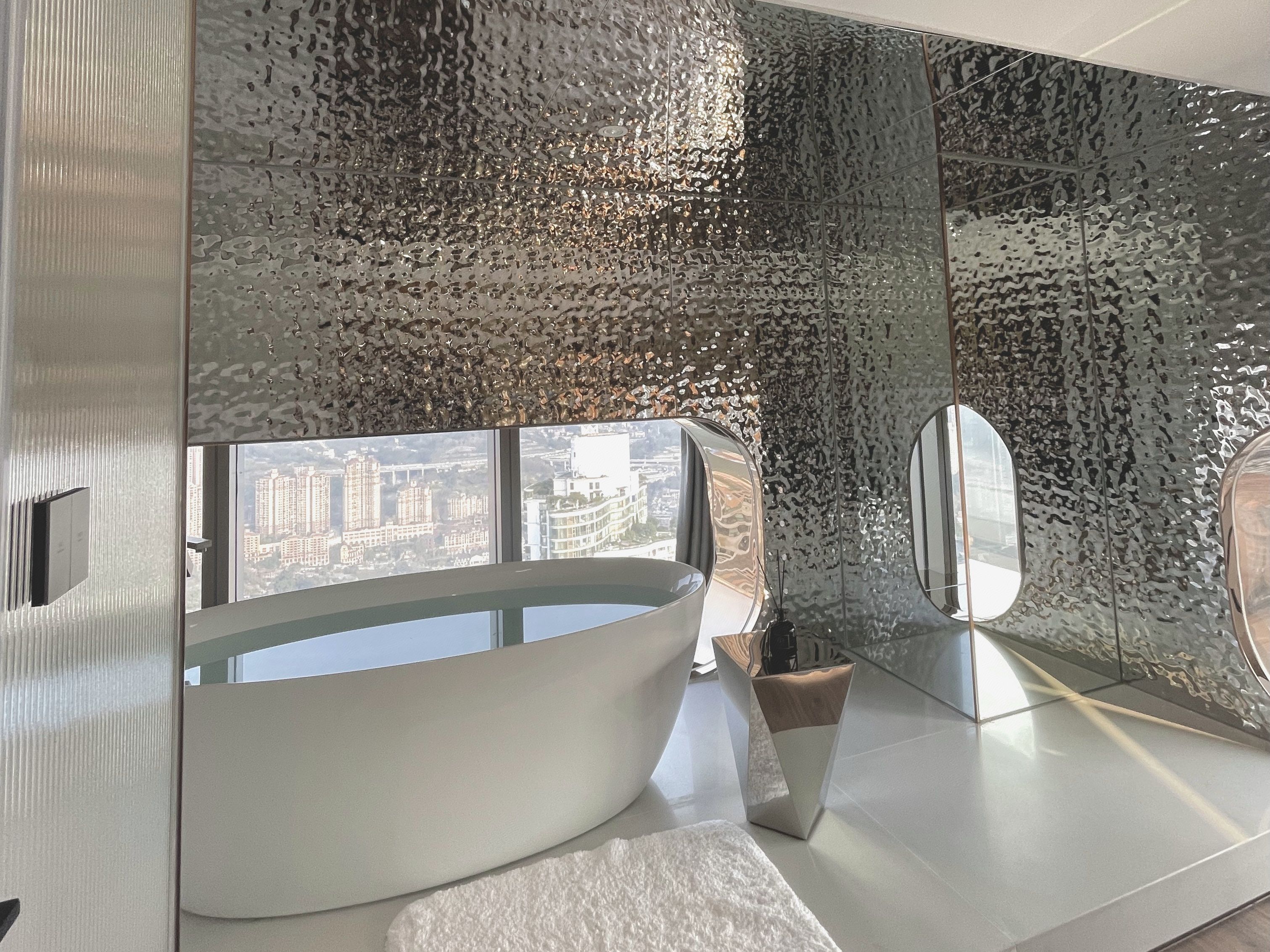 太空舱.270度江景套房