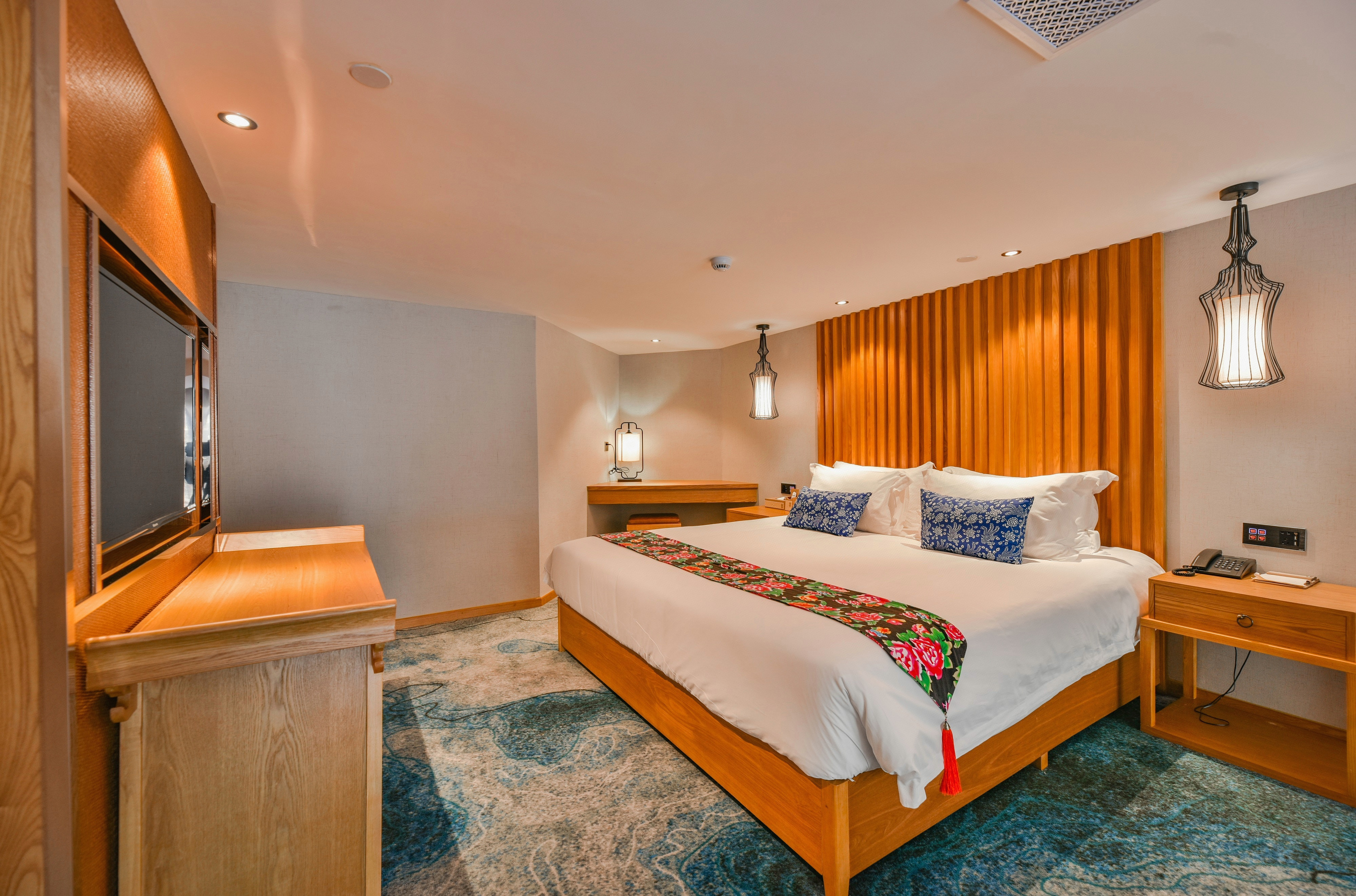 江景复式套房-智能客控-冰箱-浴缸-徕芬吹风机-全景窗