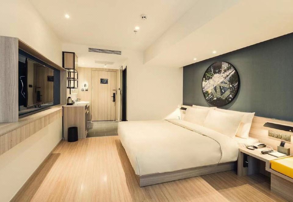 Atour Light (Harbin Central Street)Supreme Double Bed Room With Mobile Screen Casting