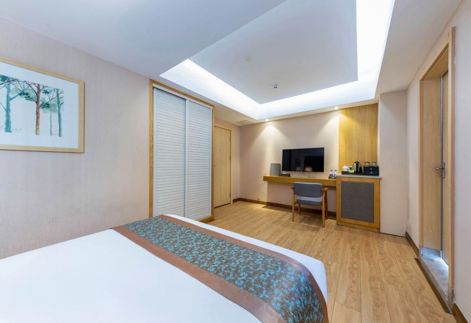 Cloud Top Single Room