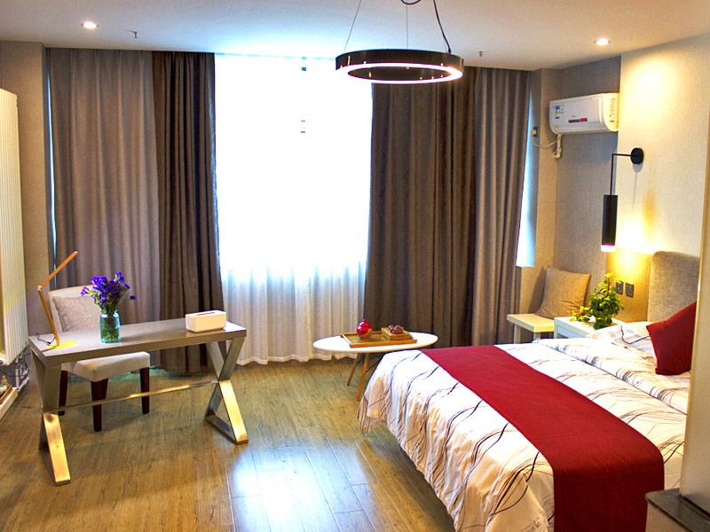 花园尊享大床房